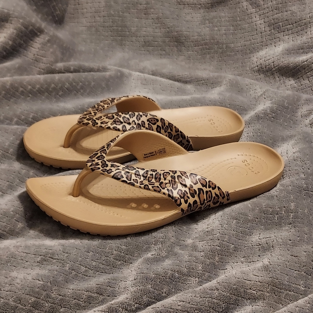 Crocs Women's Kadee II Leopard Flip Thong Sandal Leopard Gold  11 Boho